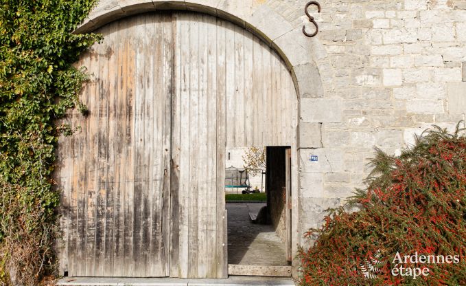 Ferienhaus in Durbuy: 32 Personen, 12 Schlafzimmer, privater Garten, Herz der belgischen Ardennen