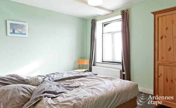 Ferienhaus in Durbuy: 32 Personen, 12 Schlafzimmer, privater Garten, Herz der belgischen Ardennen