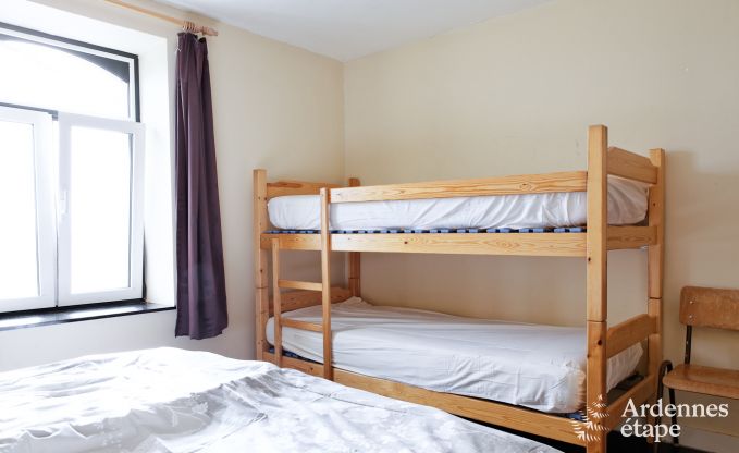 Ferienhaus in Durbuy: 32 Personen, 12 Schlafzimmer, privater Garten, Herz der belgischen Ardennen