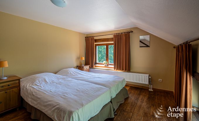 Ferienhaus mit �berdachter Whirlpool Erez�e 16 Pers. Ardennen