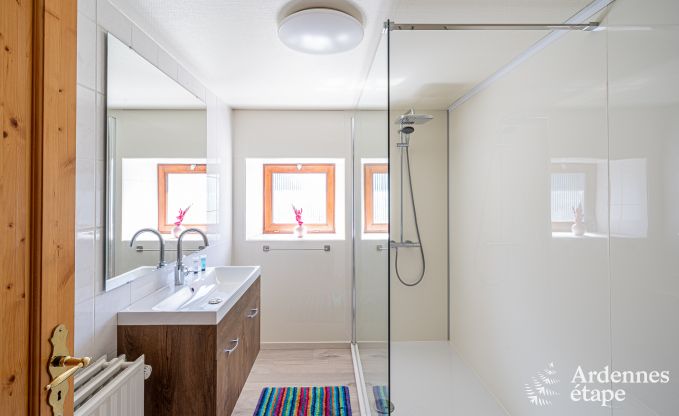 Ferienhaus mit berdachter Whirlpool Ereze 16 Pers. Ardennen