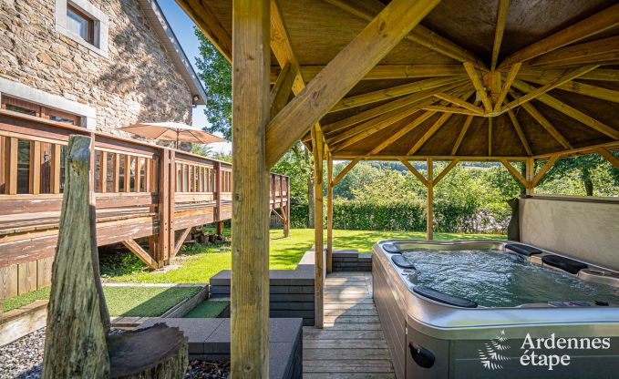 Ferienhaus mit berdachter Whirlpool Ereze 16 Pers. Ardennen