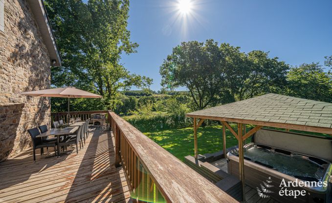 Ferienhaus mit berdachter Whirlpool Ereze 16 Pers. Ardennen