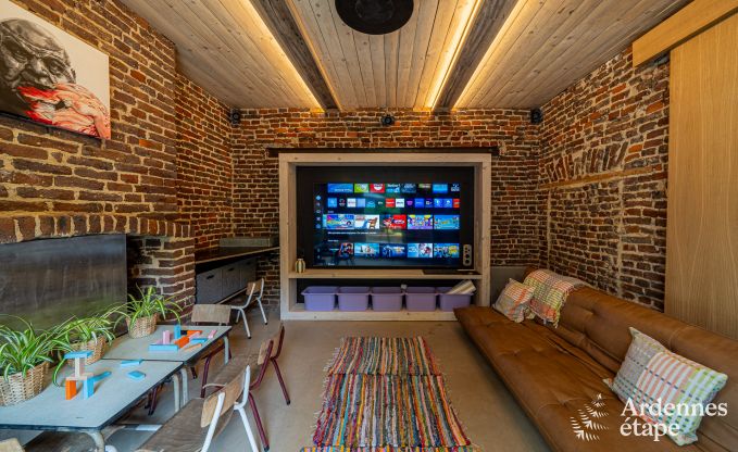 Au�ergew�hnlich Ferienhaus in Esneux f�r 18 Personen mit 6 Schlafzimmern, Infinity-Pool und Au�enwhirlpool