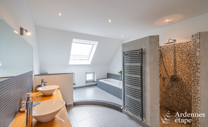 Komfortables Haus fr 7 Personen in Eupen mit 4 Schlafzimmern, moderner Kche, privater Terrasse und Garten