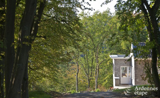 Einladendes Ferienhaus mit herrlichem Ausblick für 13 Personen in Falaën