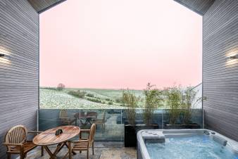 Luxusunterkunft fr Paare in Fauvillers mit Sauna, Jacuzzi, privatem Garten und Terrasse.