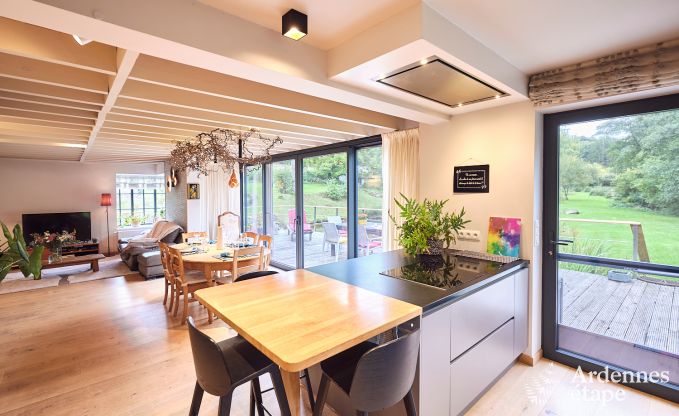 Charmantes Chalet fr 2 Personen in Ferrires mit Holzofen, Garten und
Privatterrasse am Wasser