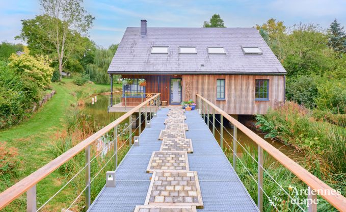 Charmantes Chalet fr 2 Personen in Ferrires mit Holzofen, Garten und
Privatterrasse am Wasser