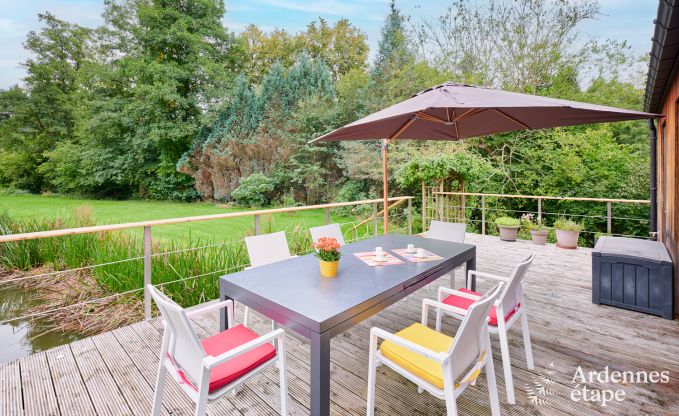 Charmantes Chalet fr 2 Personen in Ferrires mit Holzofen, Garten und
Privatterrasse am Wasser