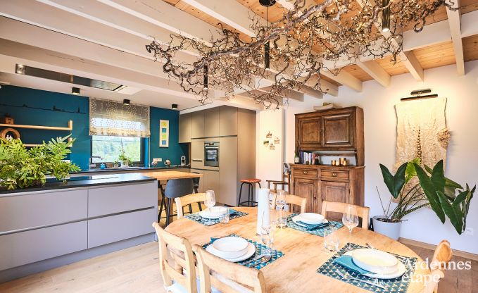 Charmantes Chalet fr 2 Personen in Ferrires mit Holzofen, Garten und
Privatterrasse am Wasser