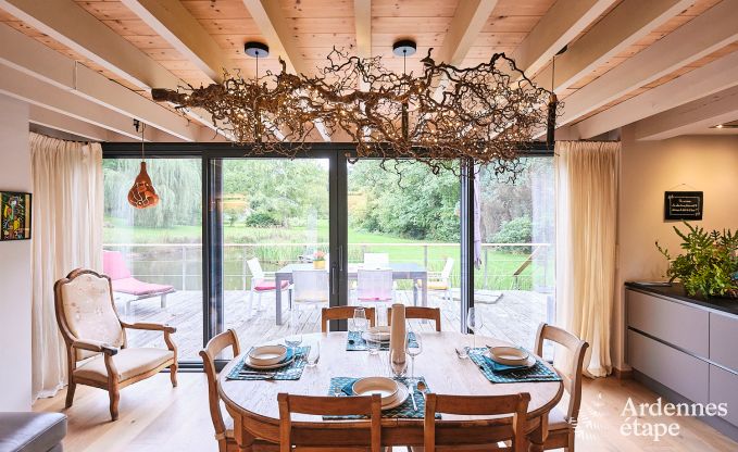 Charmantes Chalet fr 2 Personen in Ferrires mit Holzofen, Garten und
Privatterrasse am Wasser