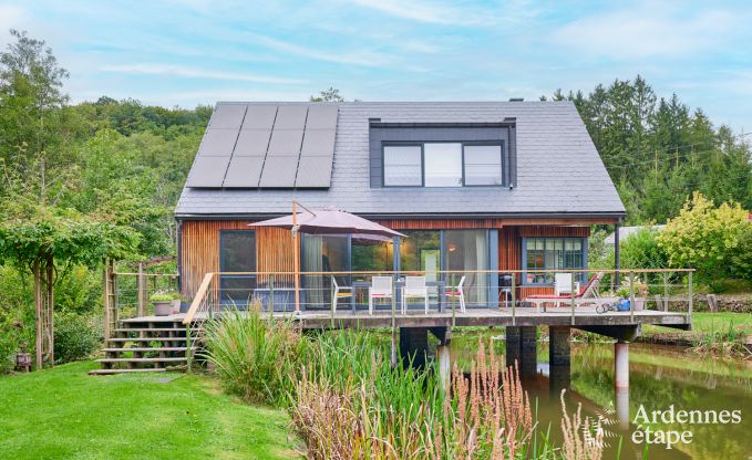 Charmantes Chalet fr 2 Personen in Ferrires mit Holzofen, Garten und
Privatterrasse am Wasser