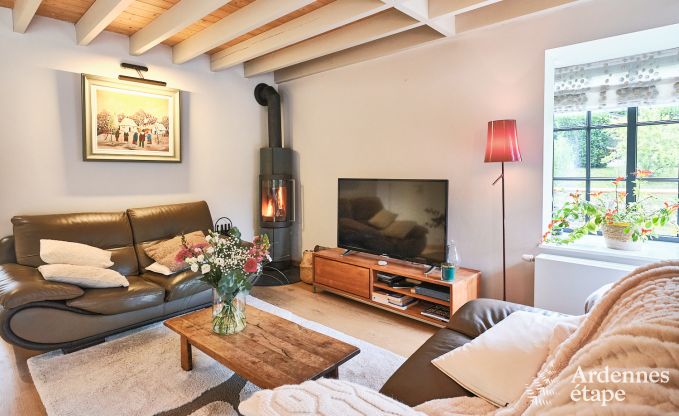 Charmantes Chalet fr 2 Personen in Ferrires mit Holzofen, Garten und
Privatterrasse am Wasser