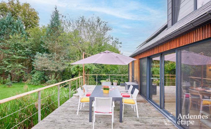 Charmantes Chalet fr 2 Personen in Ferrires mit Holzofen, Garten und
Privatterrasse am Wasser