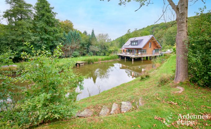 Charmantes Chalet fr 2 Personen in Ferrires mit Holzofen, Garten und
Privatterrasse am Wasser