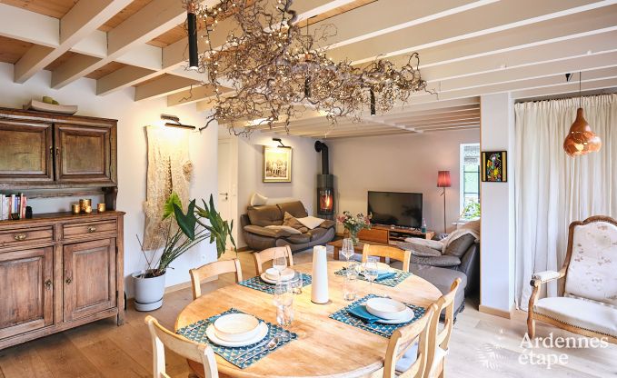 Charmantes Chalet fr 2 Personen in Ferrires mit Holzofen, Garten und
Privatterrasse am Wasser