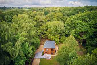 Chalet fr 4 Personen in Florennes, 2 Schlafzimmer, Privatgarten, in der Nhe des Nationalparks Entre-Sambre-et-Meuse