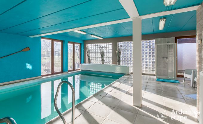 4-Sterne-Villa für 15 Personen in Gesves mit Innenschwimmbad