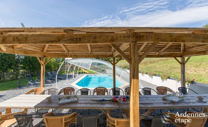 Ferienhaus mit Swimmingpool im Garten für 22 Personen in Gouvy