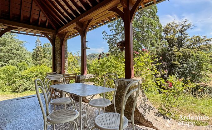 Gerumiges Ferienhaus fr 14 Personen mit 5 Schlafzimmern, 4 Badezimmern und groem Privatgarten in Hamoir, Ardennen