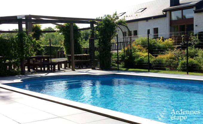 Ferienhaus für große Gruppen mit beheiztem Schwimmbad in Houffalize