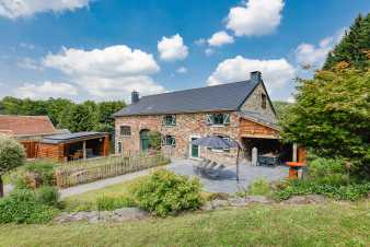 Renoviertes, ehemaliges Bauernhaus mit Platz für 14 Personen in den Ardennen (Jalhay)