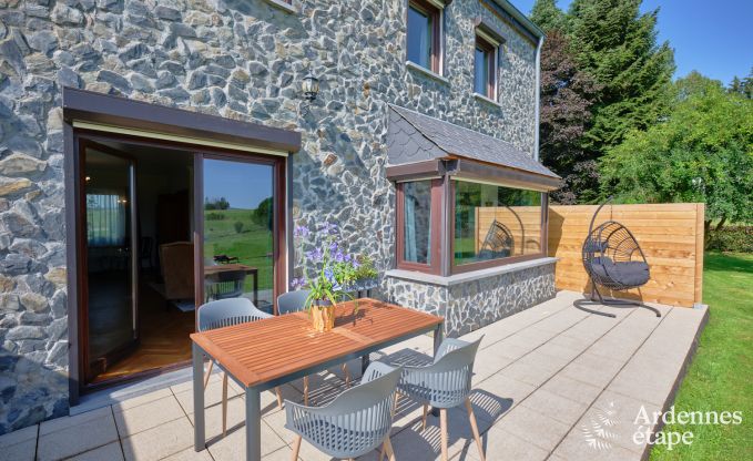 Moderne Ferienwohnung in La Roche-en-Ardenne mit Garten und Terrasse