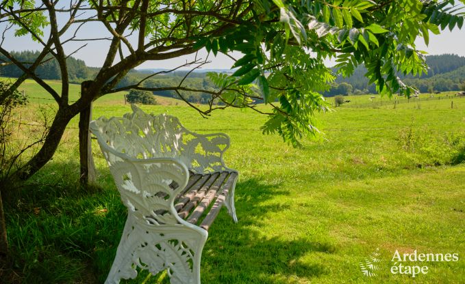 Moderne Ferienwohnung in La-Roche-en-Ardenne mit Garten und Terrasse