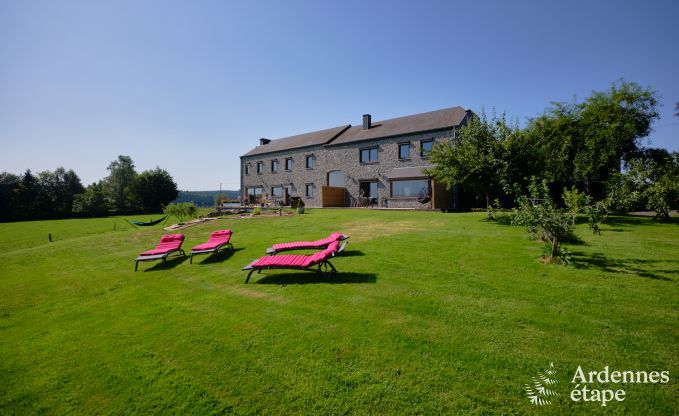 Moderne Ferienwohnung in La Roche-en-Ardenne mit Garten und Terrasse