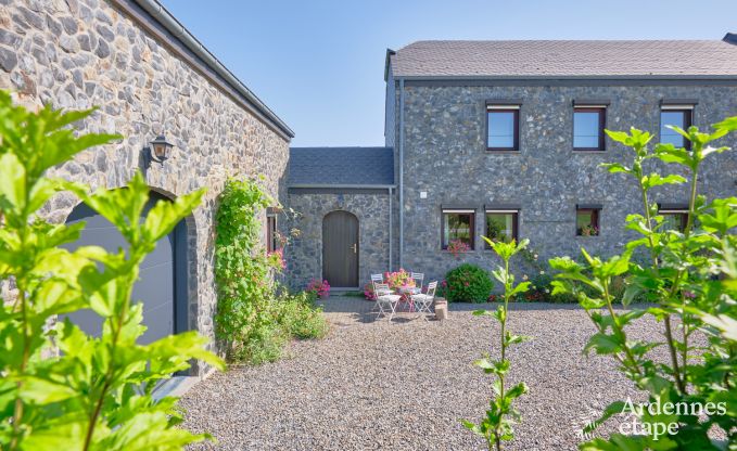 Moderne Ferienwohnung in La-Roche-en-Ardenne mit Garten und Terrasse