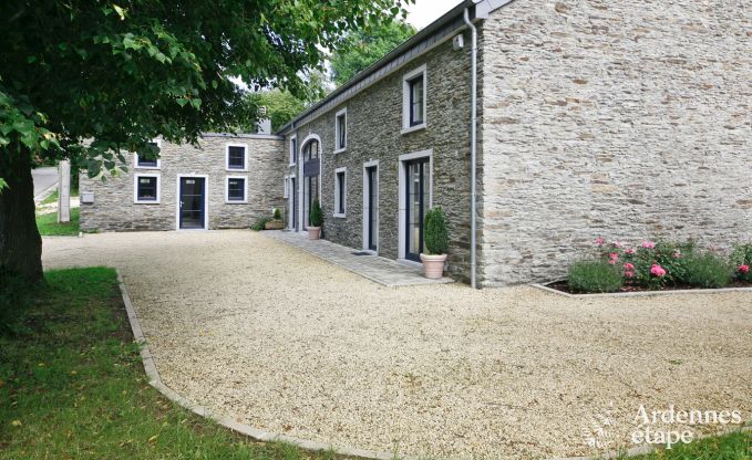 Renoviertes und zum 3-Sterne-Ferienhaus umgebautes Bauernhaus für 14 Personen in La Roche