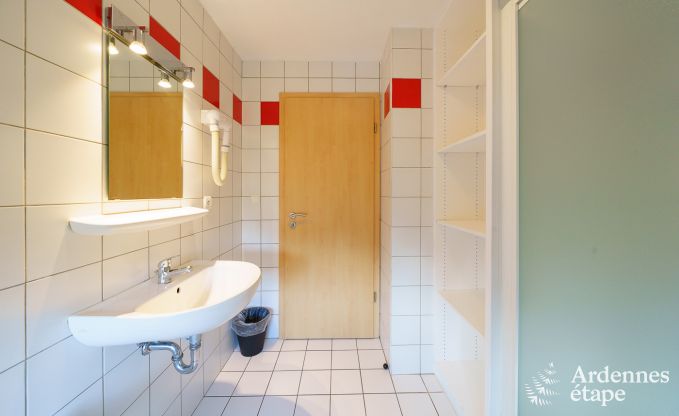 Ferienhaus in L�glise, Ardennen, 32 Personen, gro�er privater Garten, Sportanlagen, Spa, Spielzimmer, optimaler Komfort