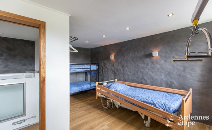 Ger�umiges Ferienhaus f�r 9 Personen in Libramont-Chevigny mit Privatgarten und Terrasse mit Aussicht