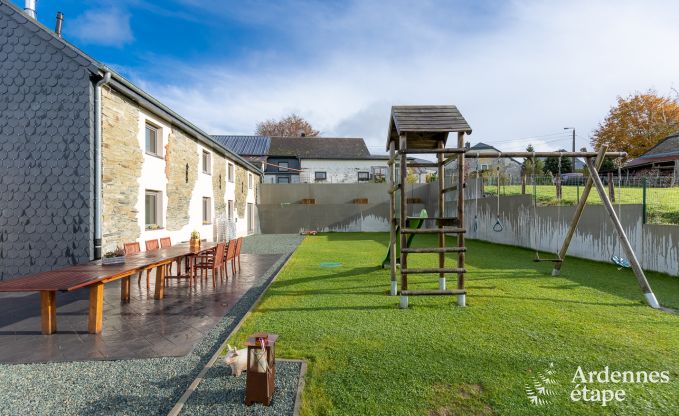 Kinderfreundliches Ferienhaus in Libramont fr 22 Personen mit Garten und Spielzimmer