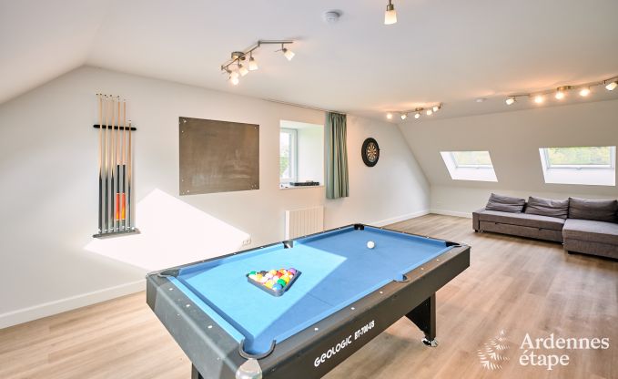 Chalet in Libramont: ger�umiges Ferienhaus f�r 20 Personen mit Spielzimmer, Garten und Grill in den Ardennen