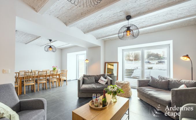 Chalet in Libramont: ger�umiges Ferienhaus f�r 20 Personen mit Spielzimmer, Garten und Grill in den Ardennen