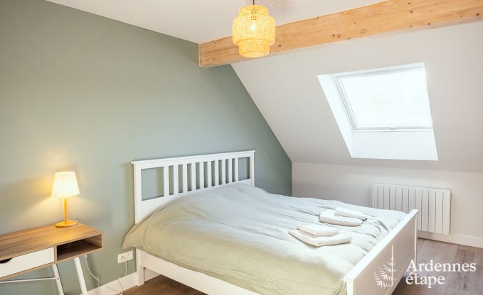 Chalet in Libramont: ger�umiges Ferienhaus f�r 20 Personen mit Spielzimmer, Garten und Grill in den Ardennen