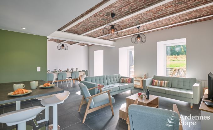 Chalet in Libramont: ger�umiges Ferienhaus f�r 20 Personen mit Spielzimmer, Garten und Grill in den Ardennen