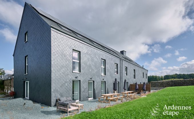 Chalet in Libramont: ger�umiges Ferienhaus f�r 20 Personen mit Spielzimmer, Garten und Grill in den Ardennen