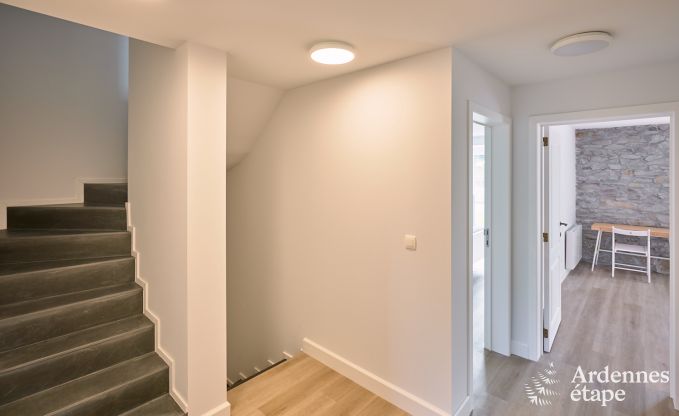 Chalet in Libramont: ger�umiges Ferienhaus f�r 20 Personen mit Spielzimmer, Garten und Grill in den Ardennen