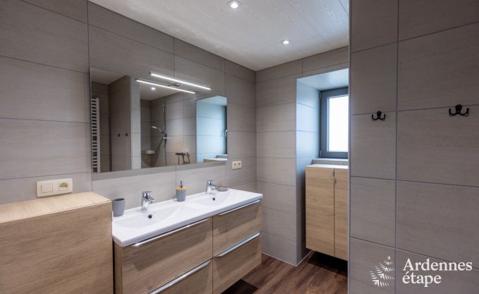 Kinderfreundliches Ferienhaus in Libramont fr 22 Personen mit Garten und Spielzimmer