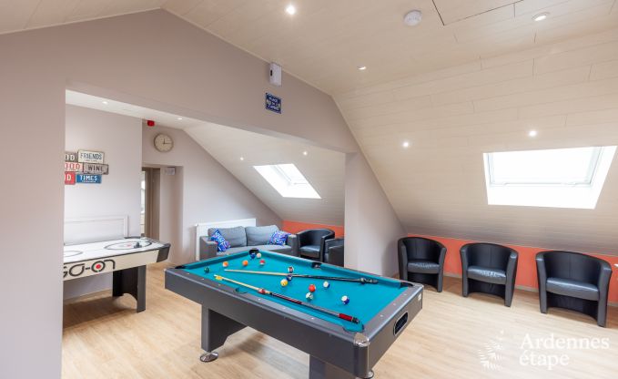 Kinderfreundliches Ferienhaus in Libramont fr 22 Personen mit Garten und Spielzimmer