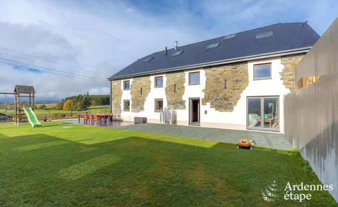 Kinderfreundliches Ferienhaus in Libramont fr 22 Personen mit Garten und Spielzimmer