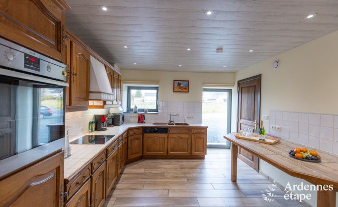 Kinderfreundliches Ferienhaus in Libramont fr 22 Personen mit Garten und Spielzimmer