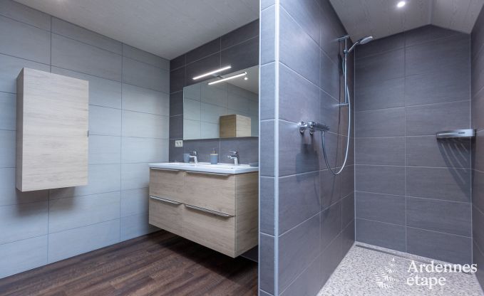 Kinderfreundliches Ferienhaus in Libramont fr 22 Personen mit Garten und Spielzimmer