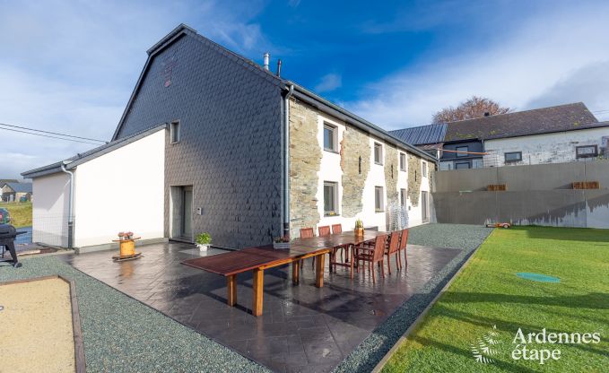 Kinderfreundliches Ferienhaus in Libramont fr 22 Personen mit Garten und Spielzimmer