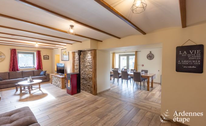 Ger�umiges Ferienhaus in Libramont f�r 22 Personen mit 9 Schlafzimmern, 8 Badezimmern, Jacuzzi, Sauna, Spielzimmer und Privatgarten