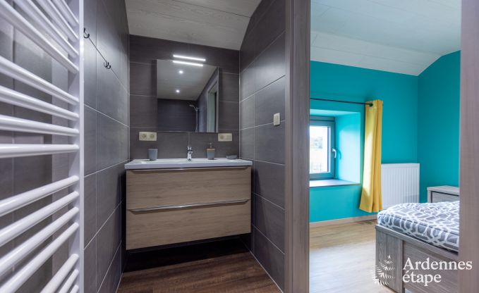 Ger�umiges Ferienhaus in Libramont f�r 22 Personen mit 9 Schlafzimmern, 8 Badezimmern, Jacuzzi, Sauna, Spielzimmer und Privatgarten