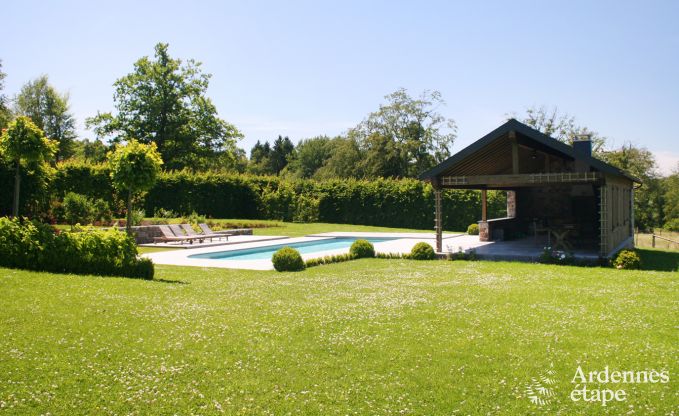 Komfortables Ferienhaus mit Pool auf einem ehemaligen Hof in Malmedy